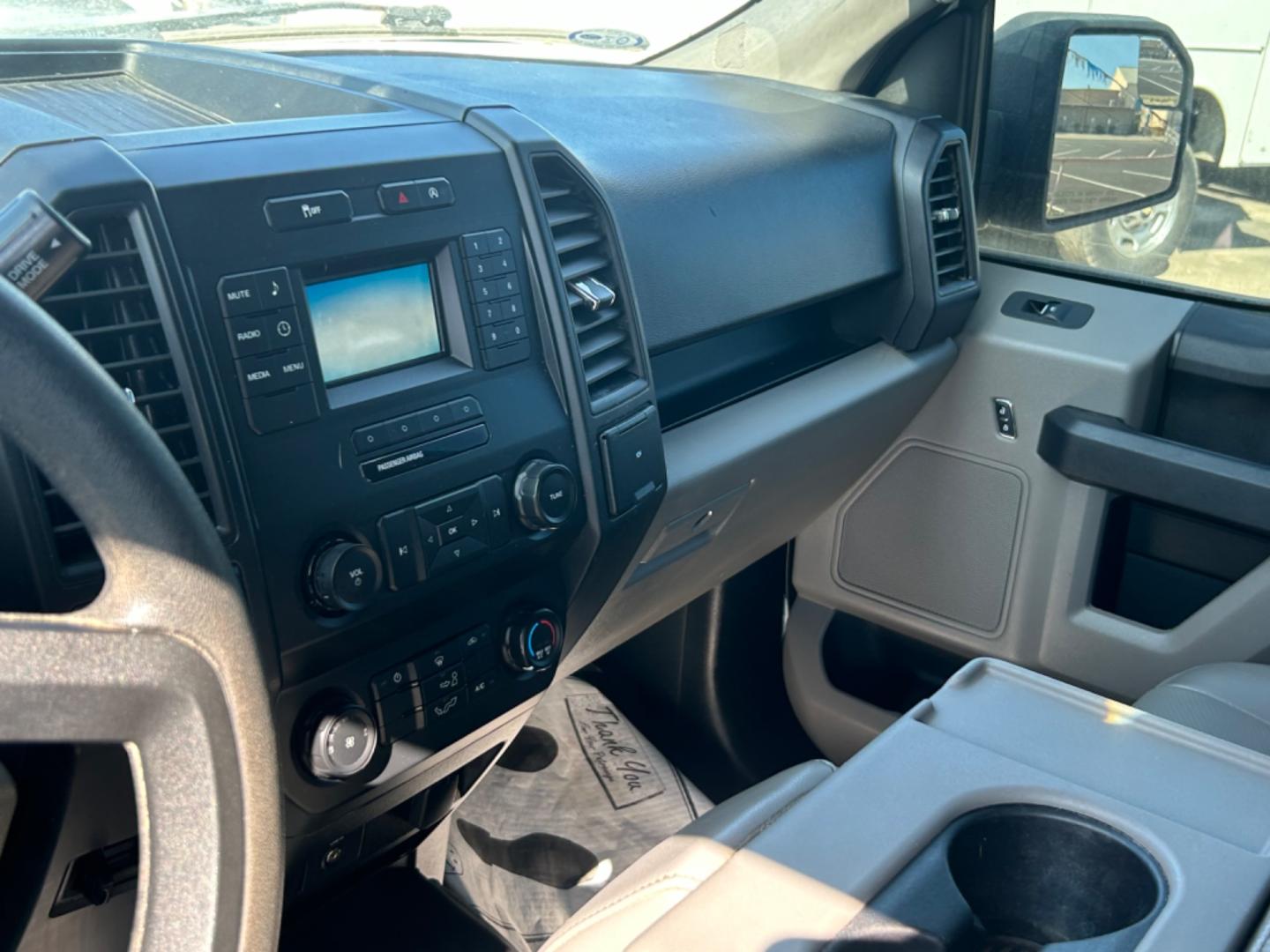 2019 White Ford F-150 XL SuperCab 6.5-ft. 4WD (1FTFX1E52KK) with an 5.0L V8 OHV 16V engine, 6A transmission, located at 1687 Business 35 S, New Braunfels, TX, 78130, (830) 625-7159, 29.655487, -98.051491 - Photo#11